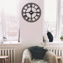Wallity Enzoclock - S002 Reloj de Pared Decorativo de Metal Negro